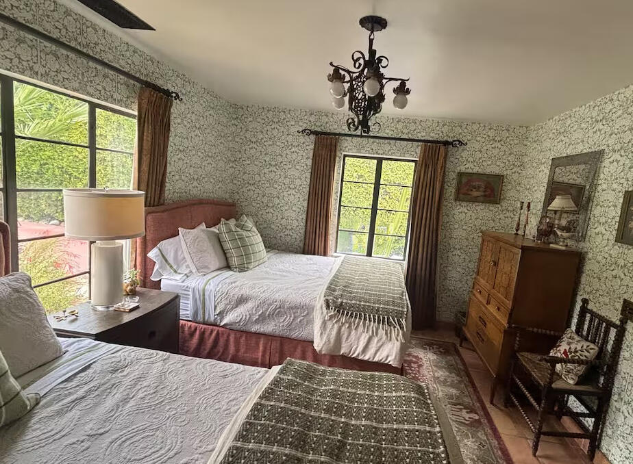 Verde Room